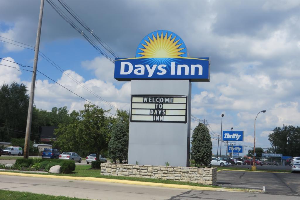 Days Inn By Wyndham Columbus Airport Exterior foto